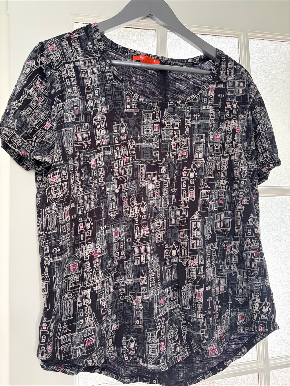B.Joe Fresh Black Short-Sleeve Tee with Pink and White City Print